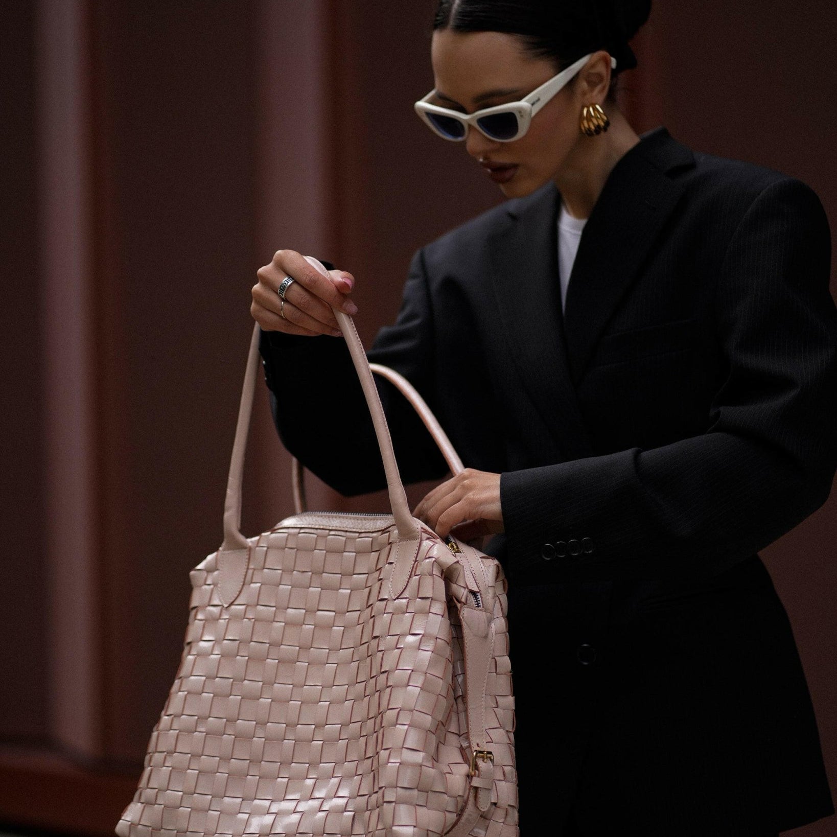 Binita Shoulder Bag - Preorder - Delivery Time Four Weeks - Indian Cobbler Switzerland